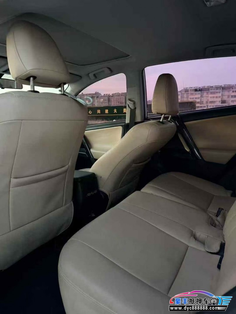 17年丰田RAV4轿车抵押车出售