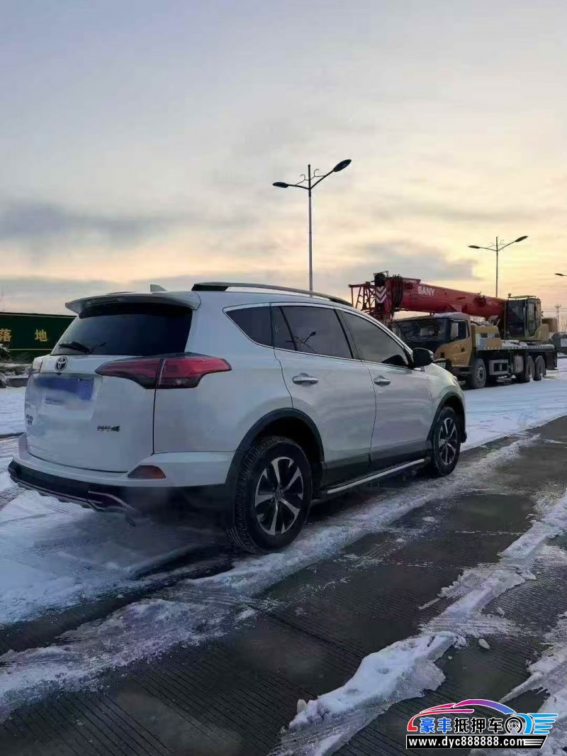 17年丰田RAV4轿车抵押车出售