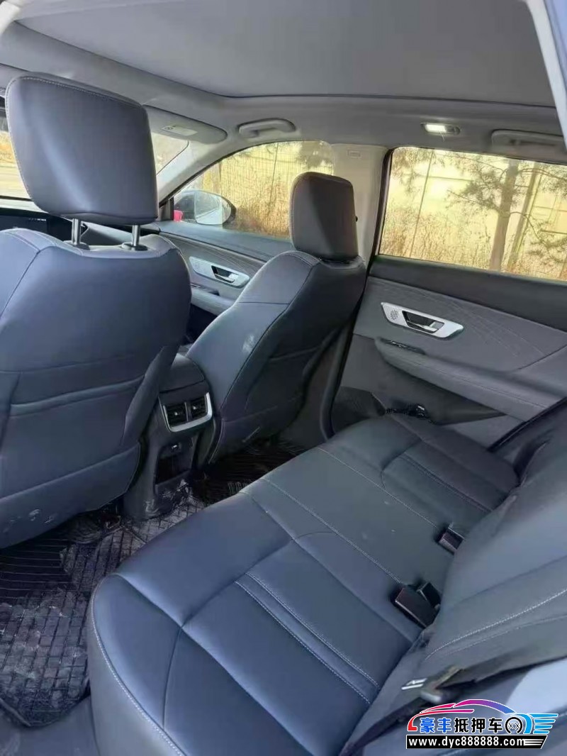 25年东风风神皓极轿车抵押车出售