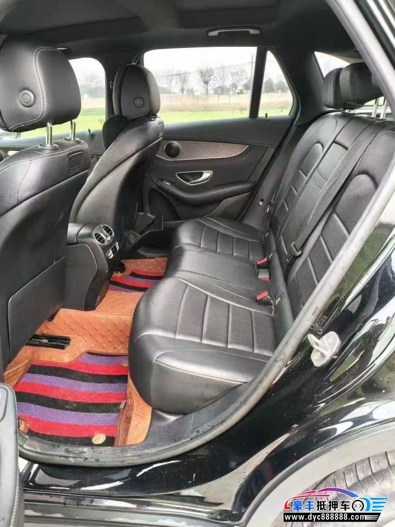 17年奔驰GLC轿车抵押车出售