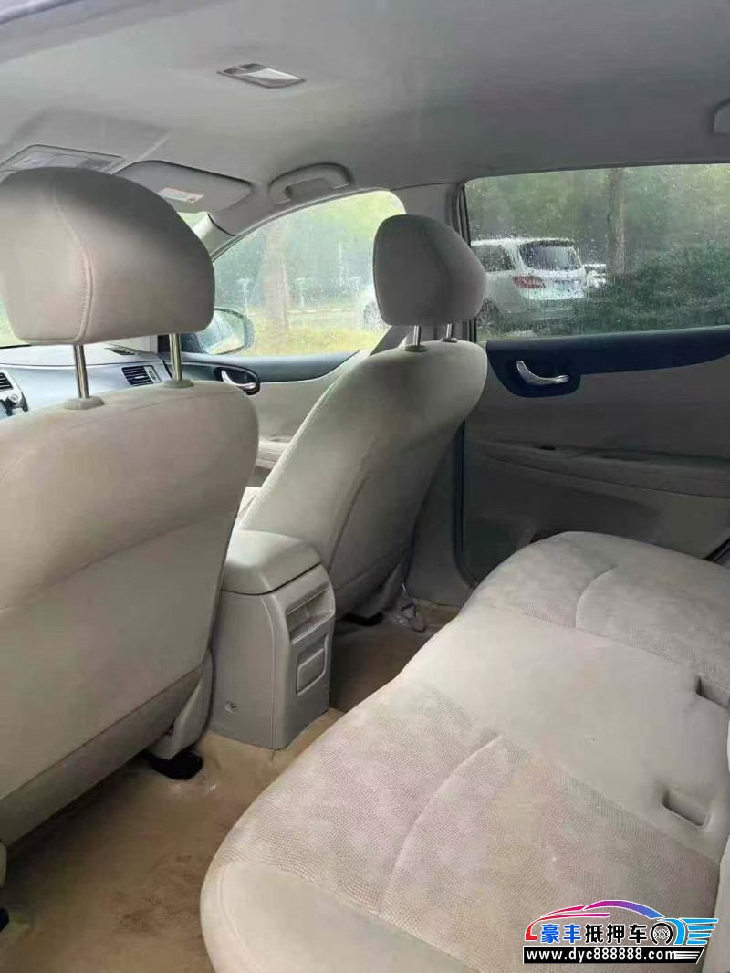 12年日产骐达轿车抵押车出售