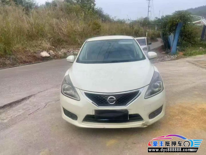 抵押车出售15年日产骐达轿车