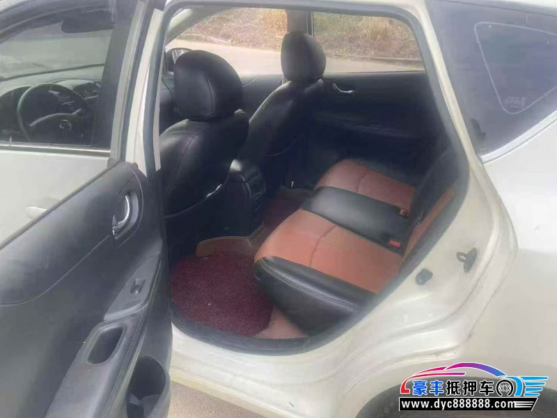 15年日产骐达轿车抵押车出售