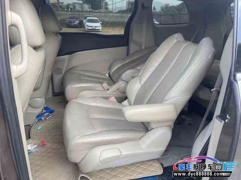 15年别克GL8轿车抵押车出售