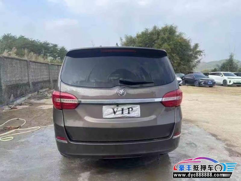 15年别克GL8轿车抵押车出售