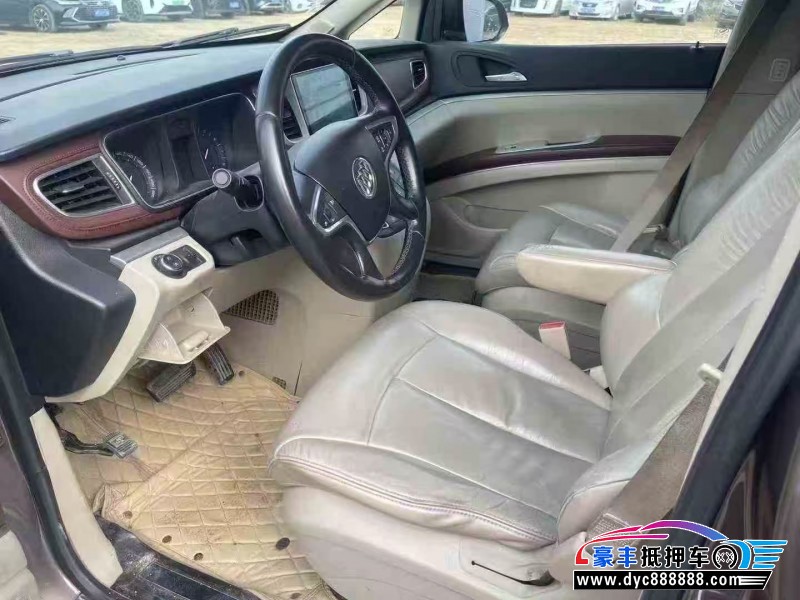 15年别克GL8轿车抵押车出售