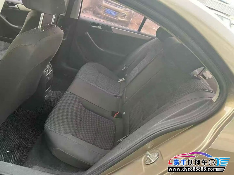 15年大众速腾轿车抵押车出售