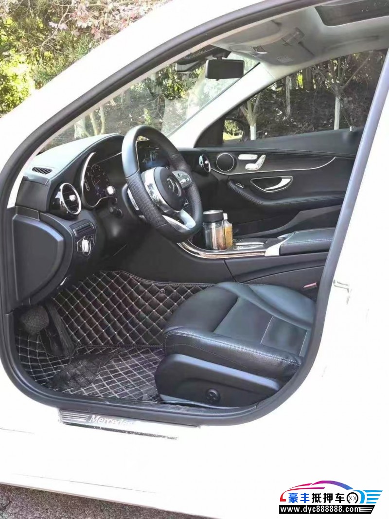 21年奔驰C轿车抵押车出售