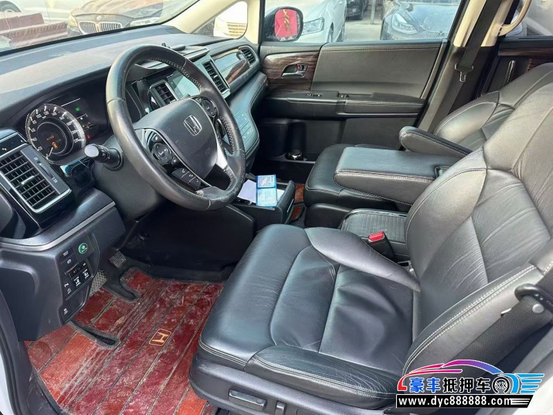 17年本田艾力绅轿车抵押车出售