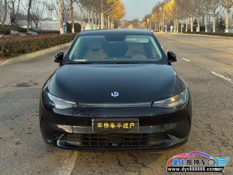 抵押车出售24年零跑c01轿车