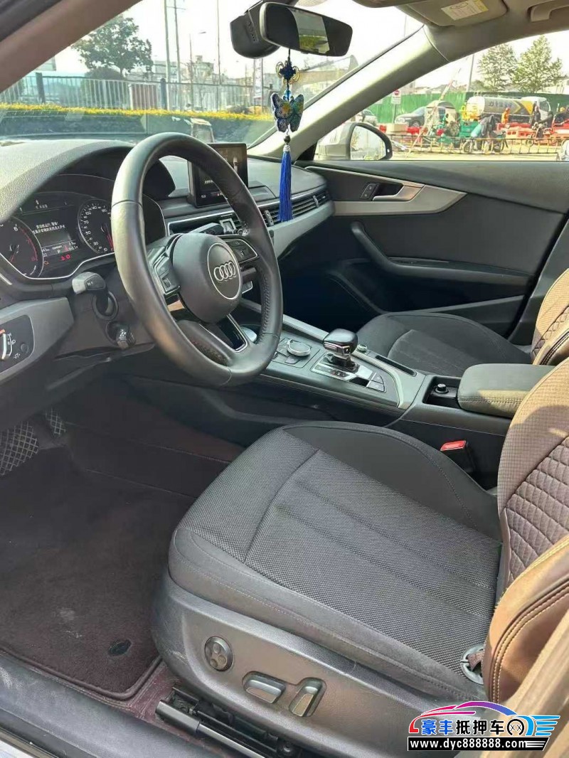 18年奥迪A4L轿车抵押车出售