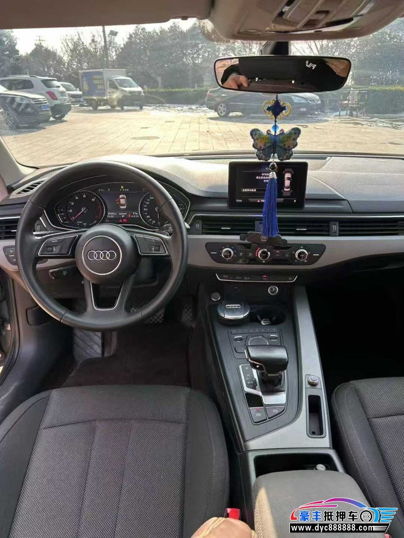 18年奥迪A4L轿车抵押车出售