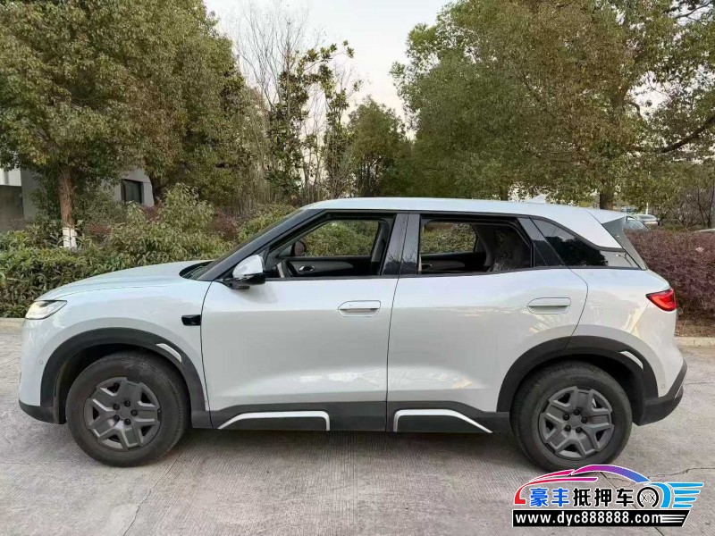 25年比亚迪元轿车抵押车出售