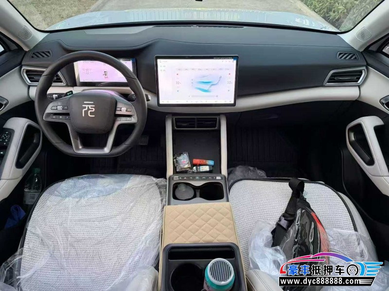 25年比亚迪元轿车抵押车出售