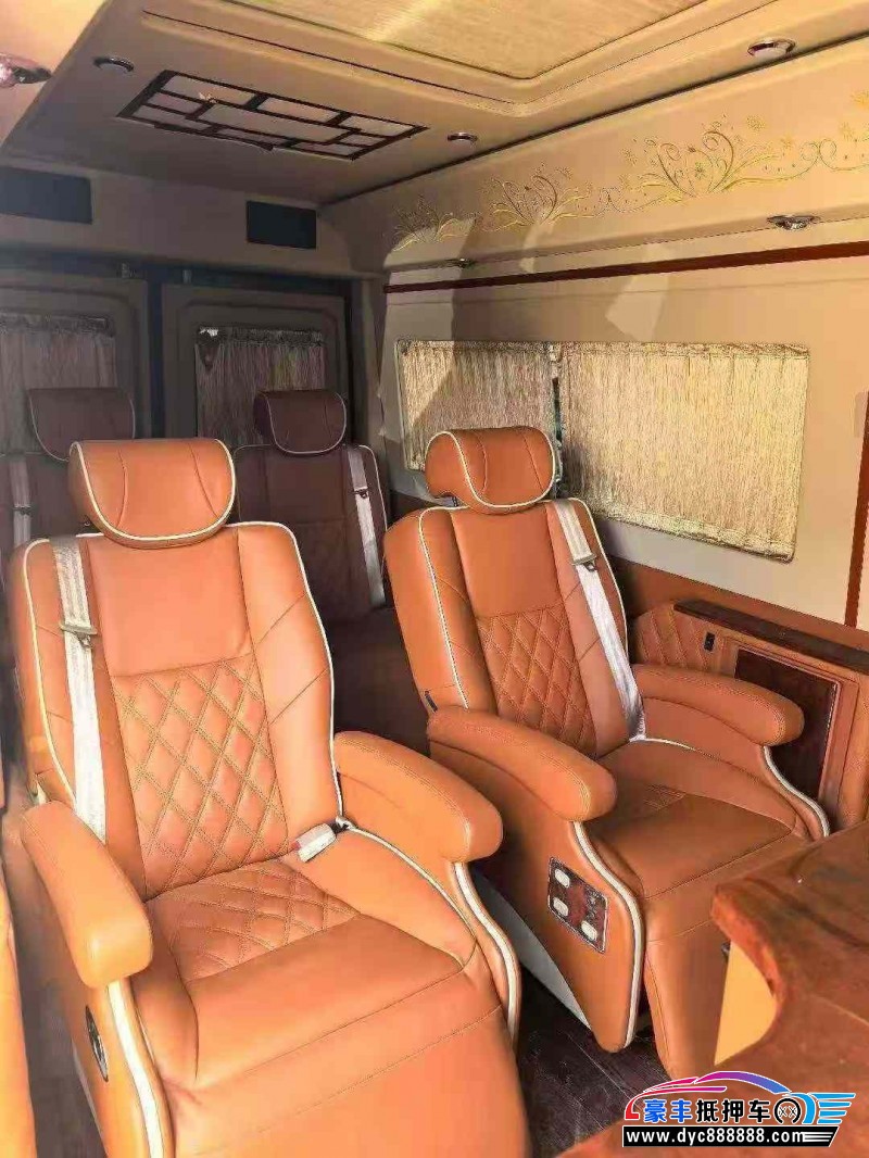 12年奔驰斯宾特轿车抵押车出售