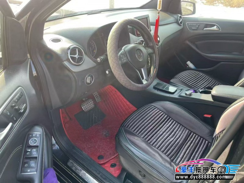 13年奔驰B轿车抵押车出售