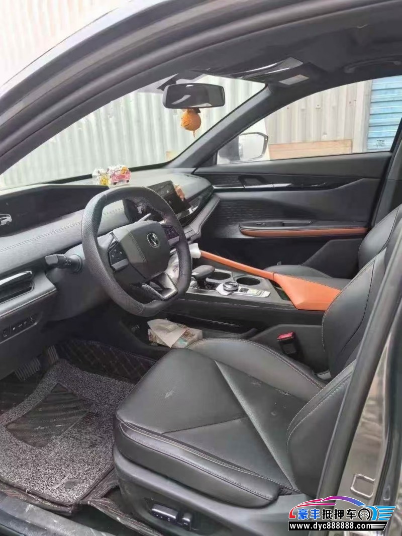 24年长安长安UNI轿车抵押车出售