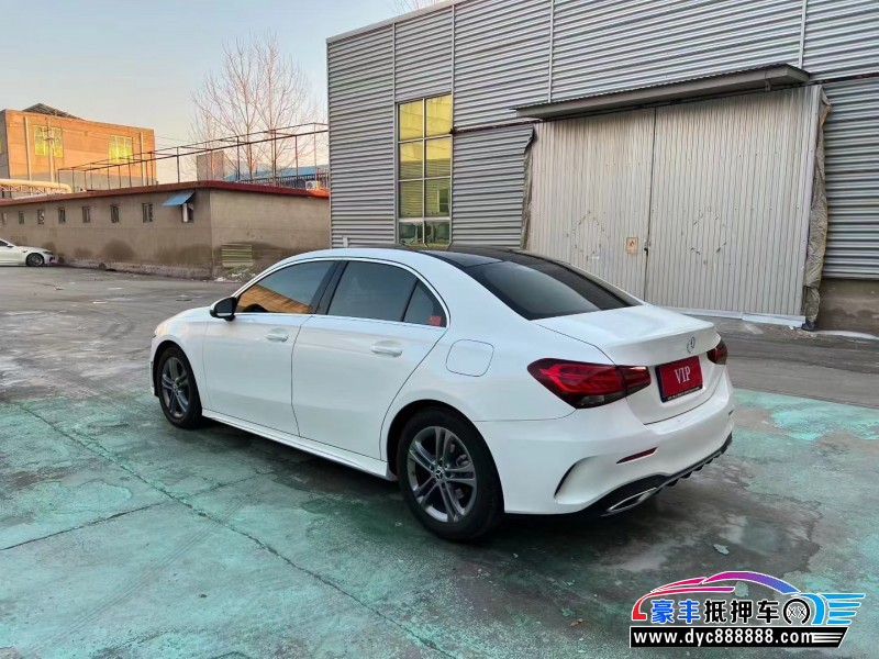 23年奔驰A轿车抵押车出售