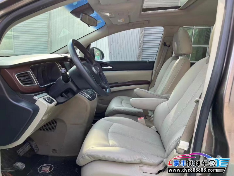 16年别克GL8轿车抵押车出售