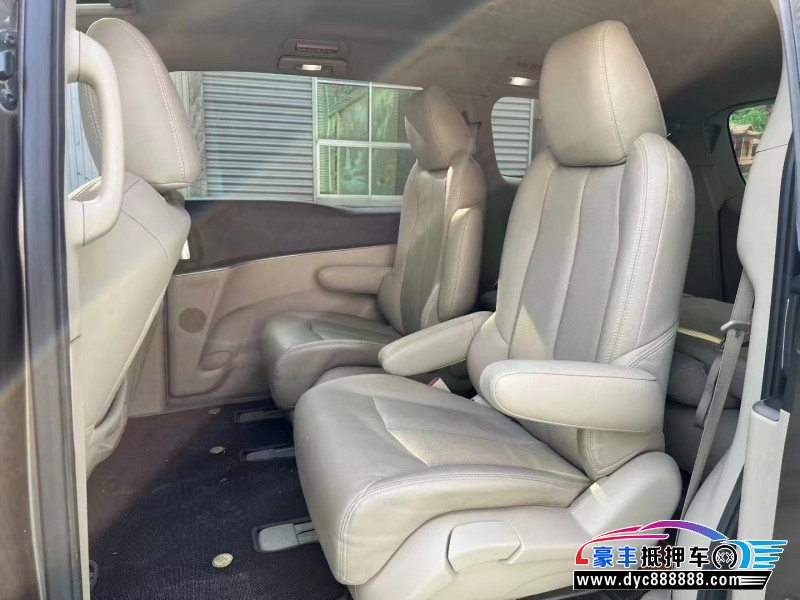 16年别克GL8轿车抵押车出售