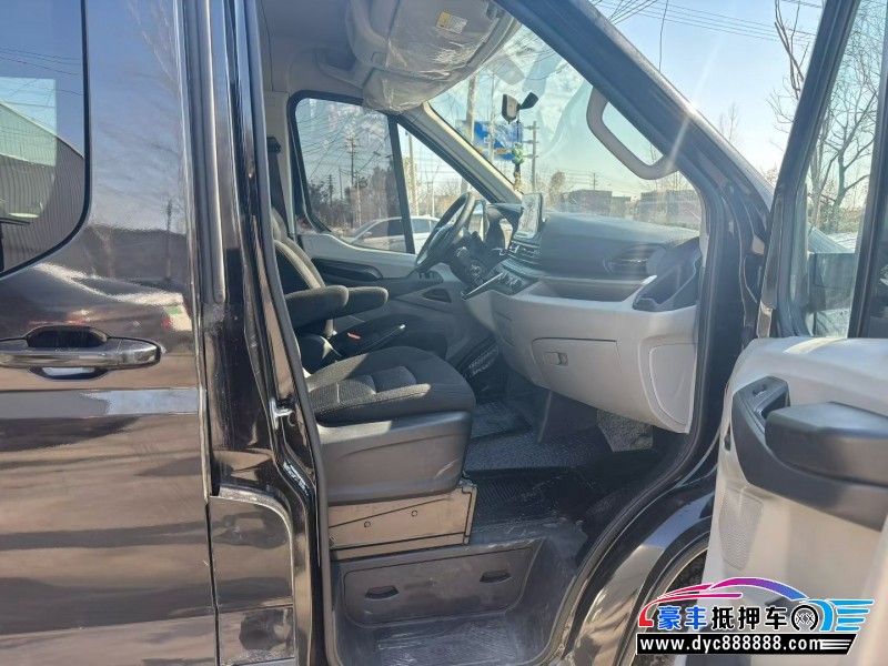 22年上汽大通V90轿车抵押车出售