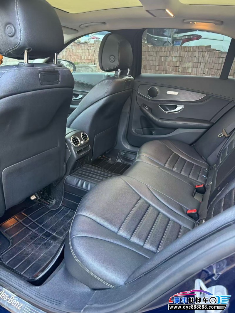 19年奔驰C轿车抵押车出售