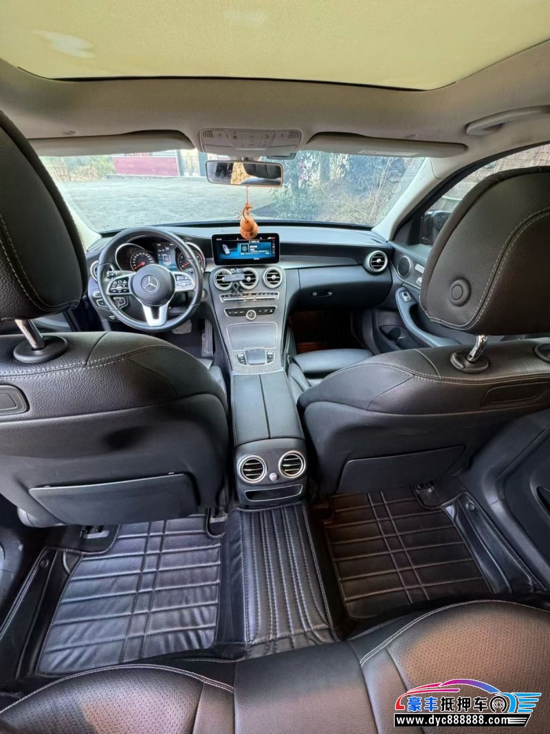 19年奔驰C轿车抵押车出售