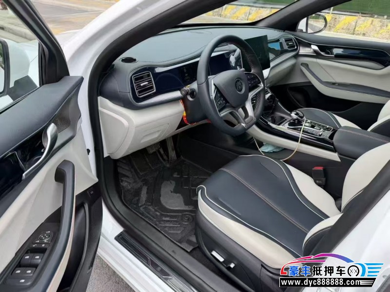 25年比亚迪秦轿车抵押车出售