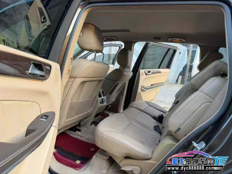 15年奔驰GL轿车抵押车出售