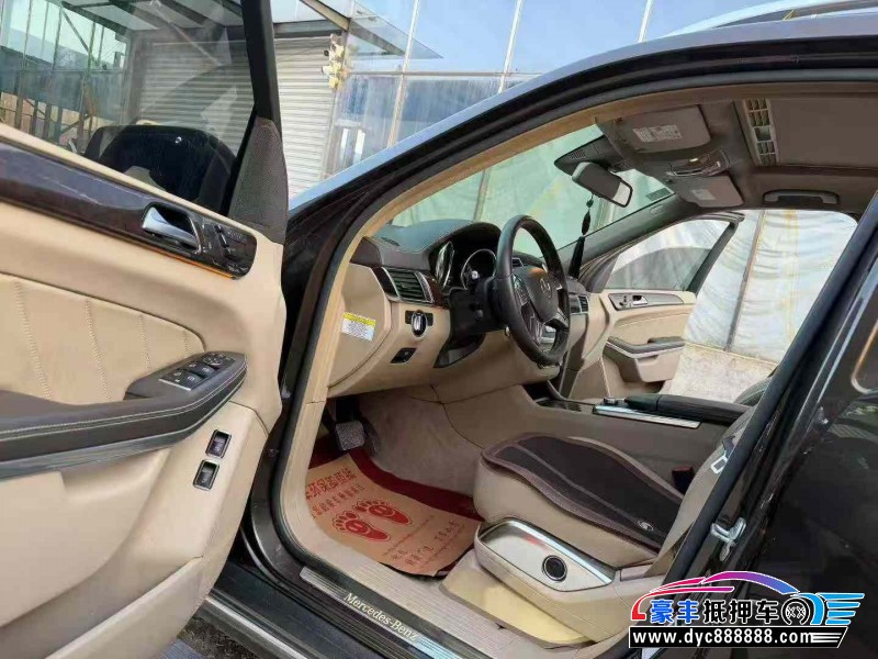 15年奔驰GL轿车抵押车出售