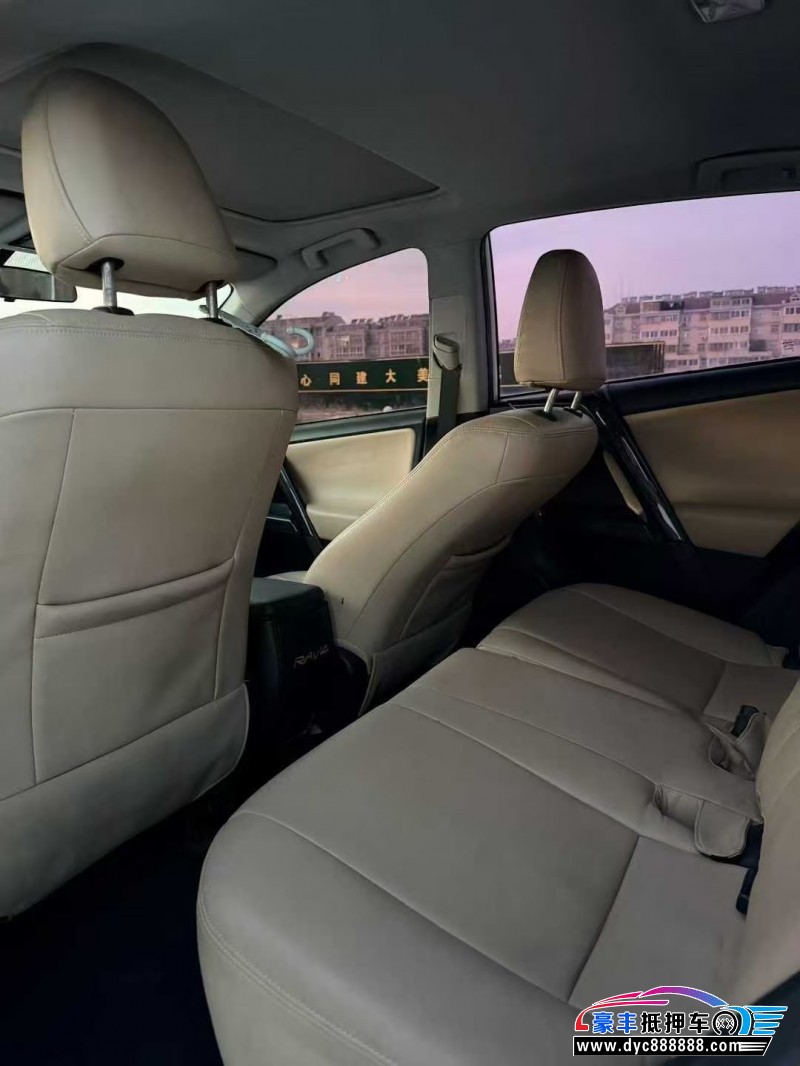 17年丰田RAV4荣放轿车抵押车出售