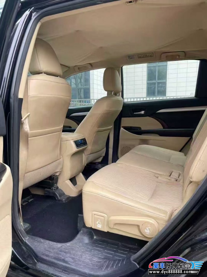 17年丰田汉兰达轿车抵押车出售