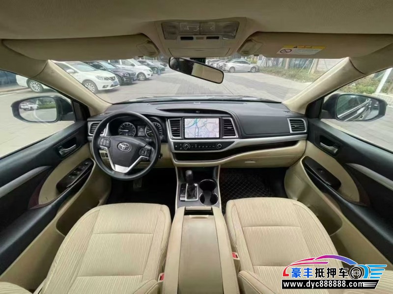 17年丰田汉兰达轿车抵押车出售