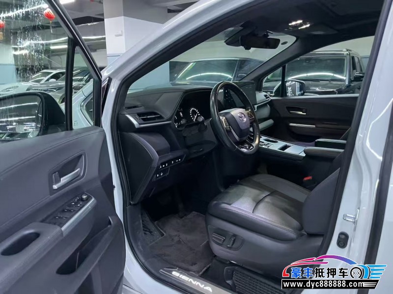 23年丰田塞纳轿车抵押车出售