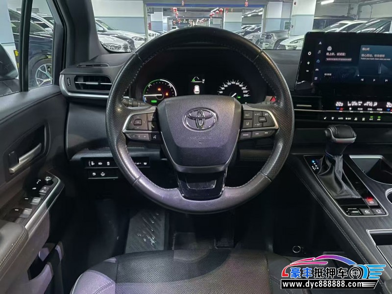 23年丰田塞纳轿车抵押车出售