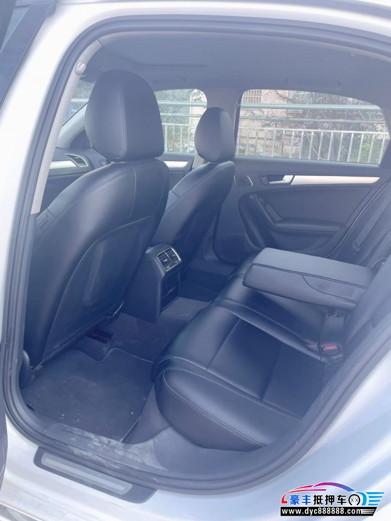 16年奥迪A4L轿车抵押车出售