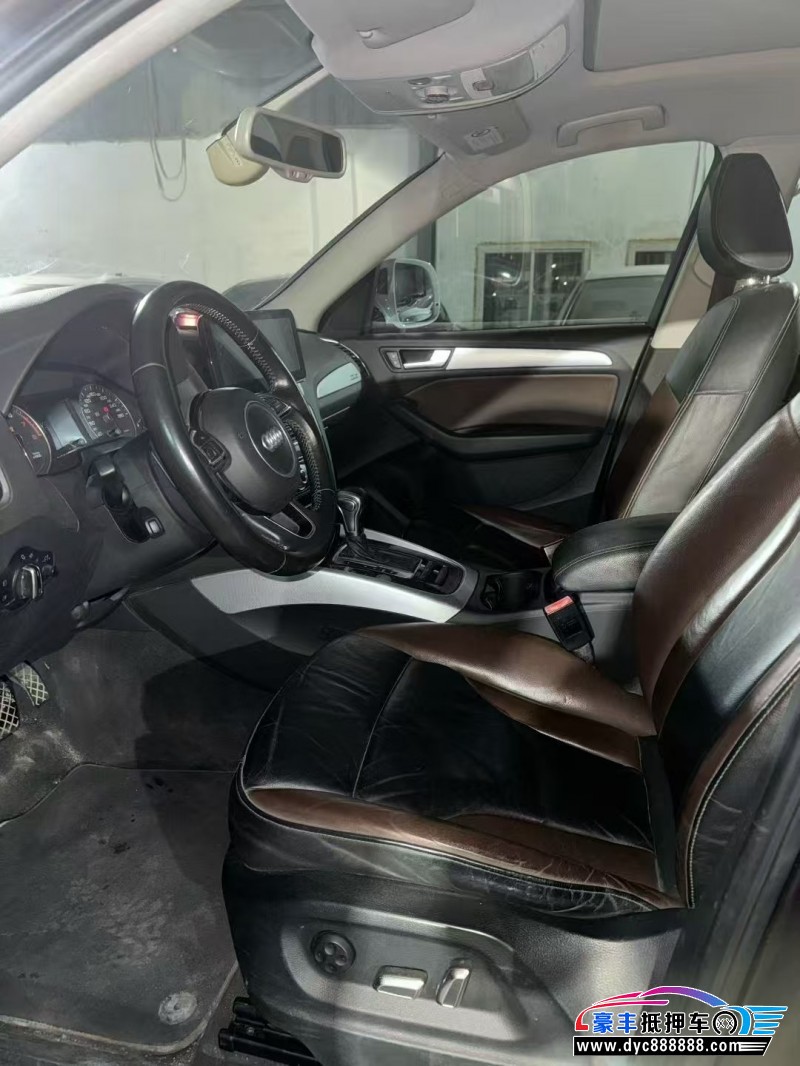 17年奥迪Q5轿车抵押车出售