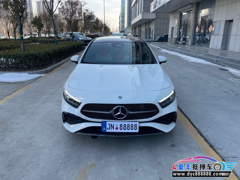 23年奔驰A轿车抵押车出售