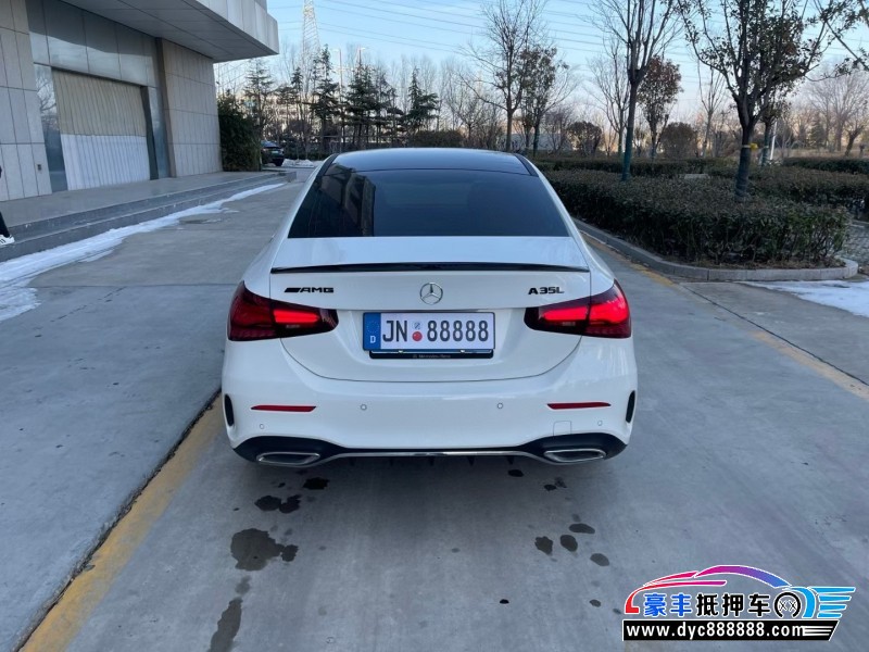 23年奔驰A轿车抵押车出售