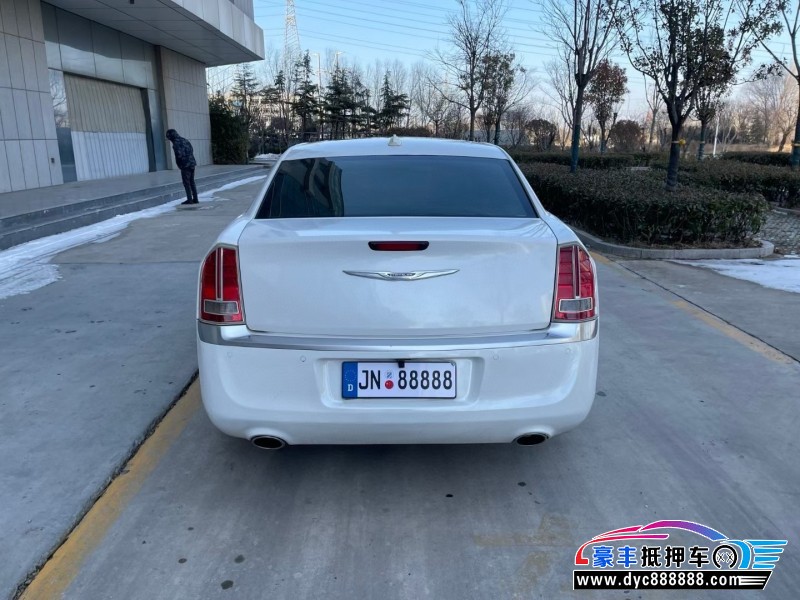 13年克莱斯勒300C轿车抵押车出售