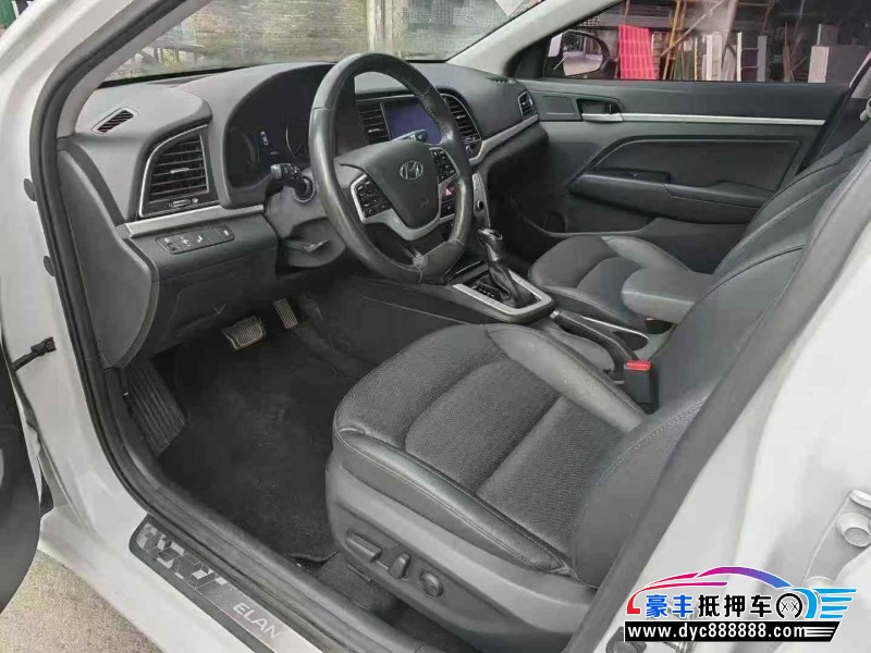 18年现代领动轿车抵押车出售