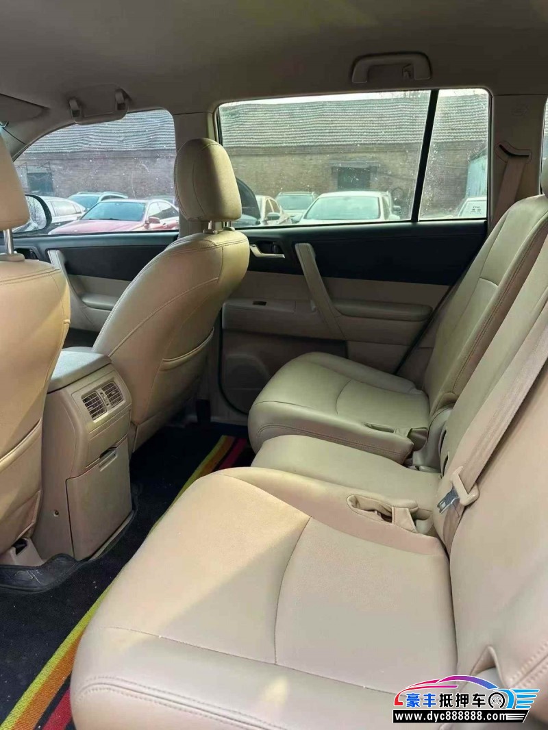 13年丰田汉兰达轿车抵押车出售