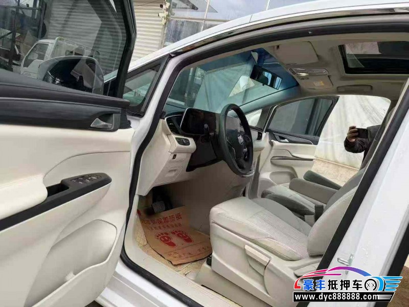 24年别克GL8轿车抵押车出售