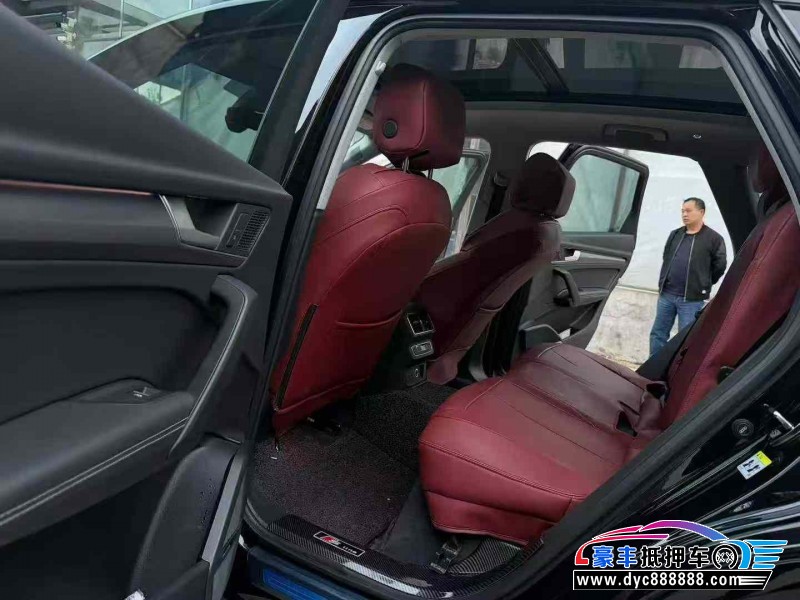 23年奥迪Q5轿车抵押车出售