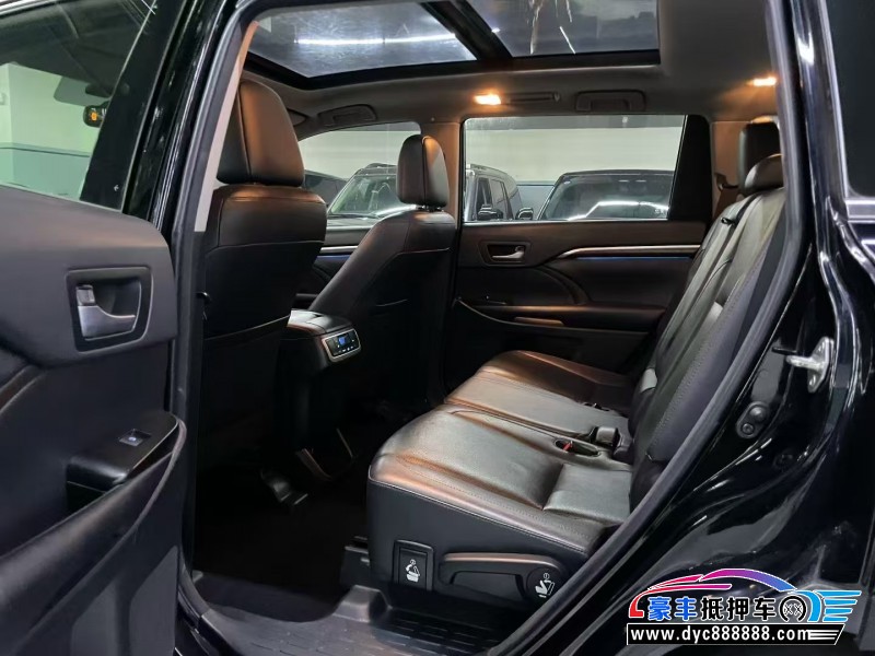 17年丰田汉兰达轿车抵押车出售