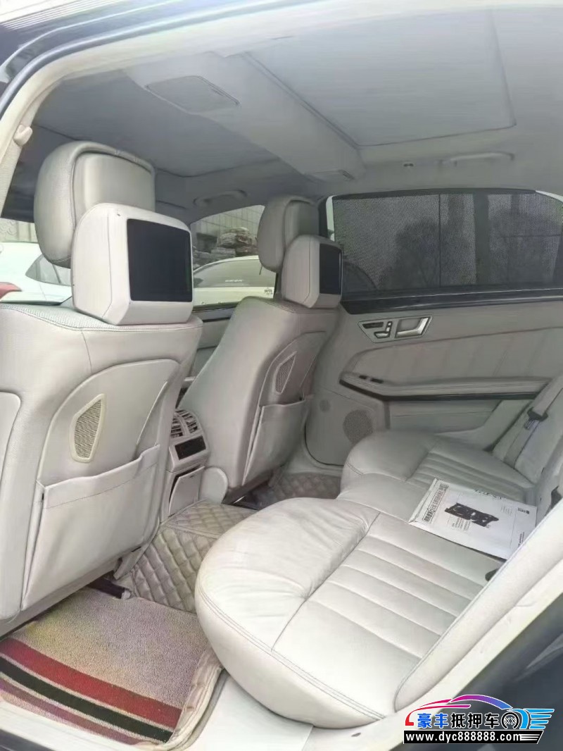 14年奔驰E轿车抵押车出售