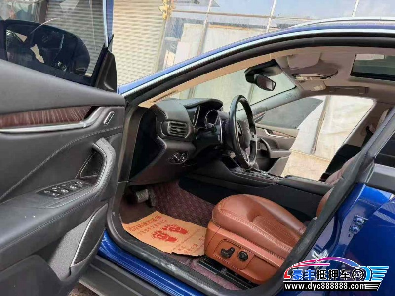 18年玛莎拉蒂莱万特轿车抵押车出售