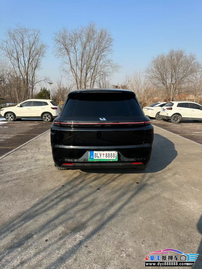 23年理想L8轿车抵押车出售