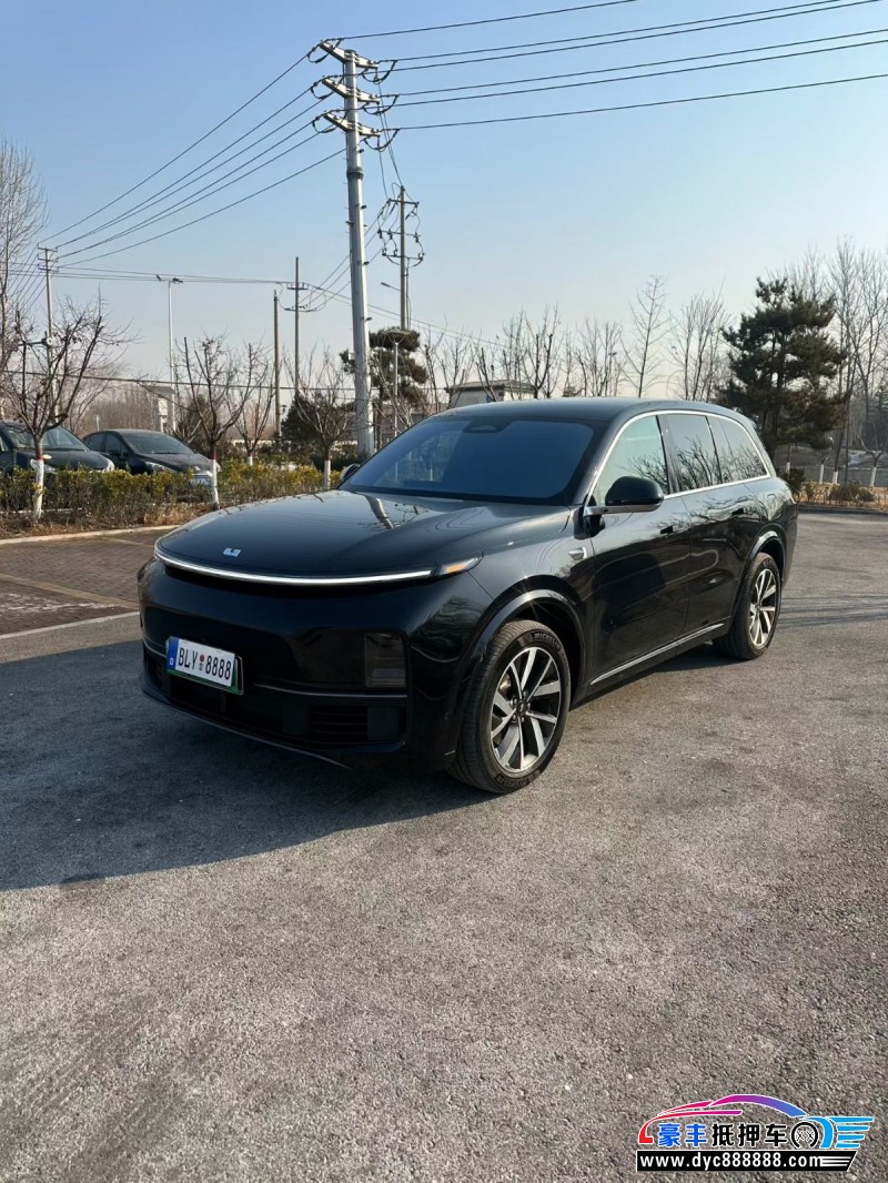 23年理想L8轿车抵押车出售