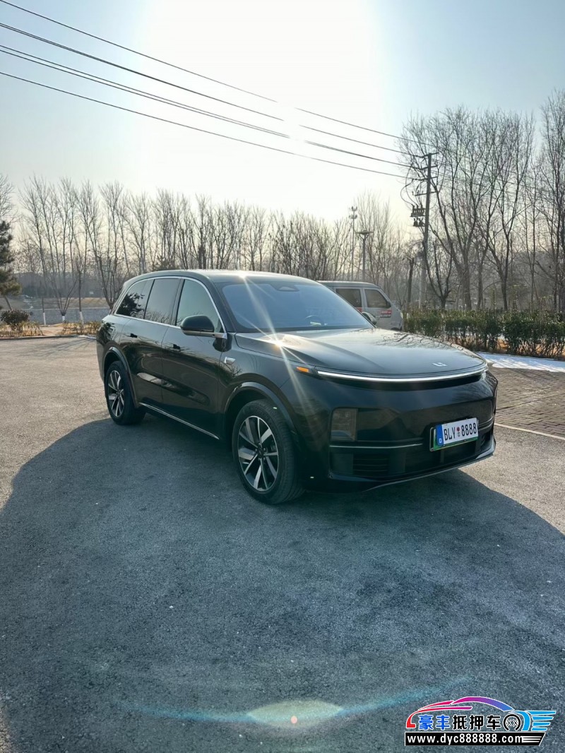 23年理想L8轿车抵押车出售